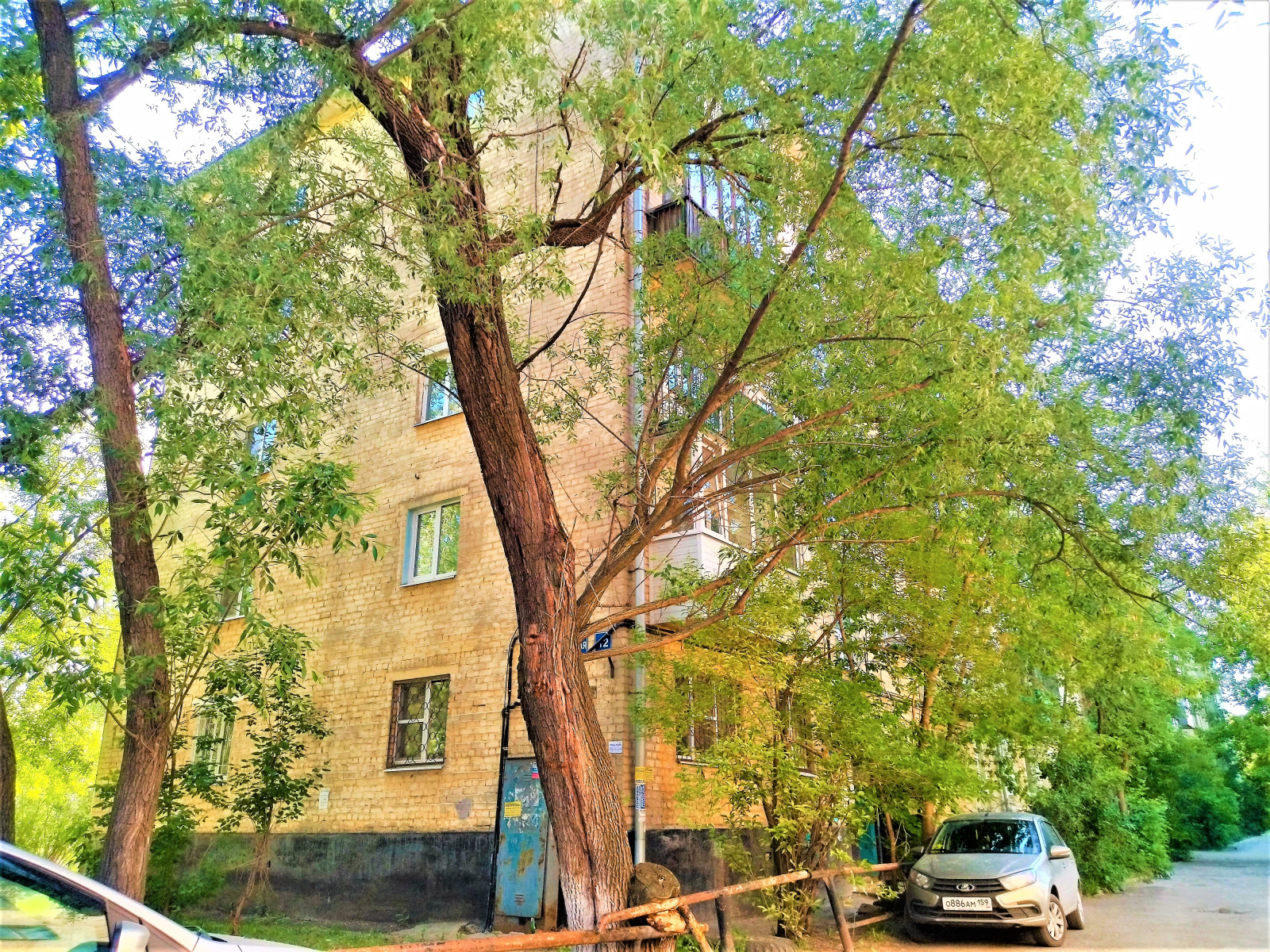 Краснополянская, 12